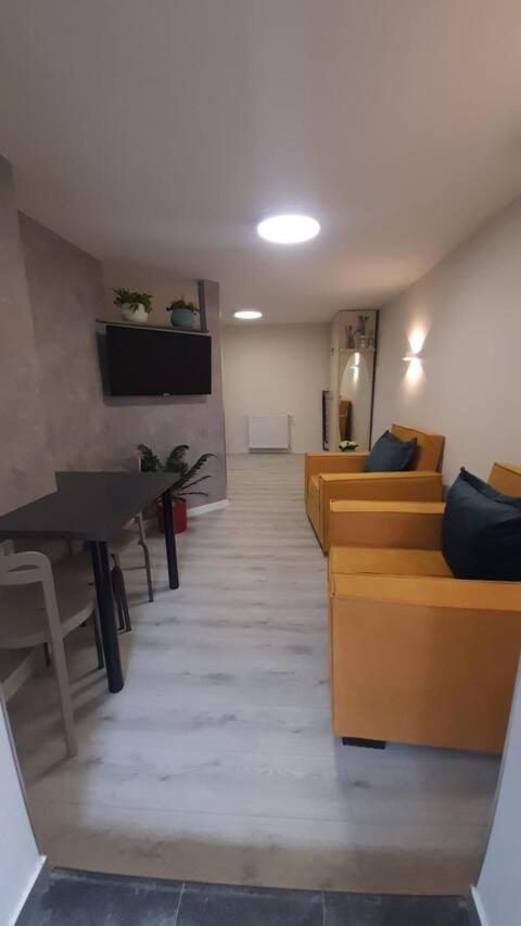 Merilu On Meidani Square Апартаменты *