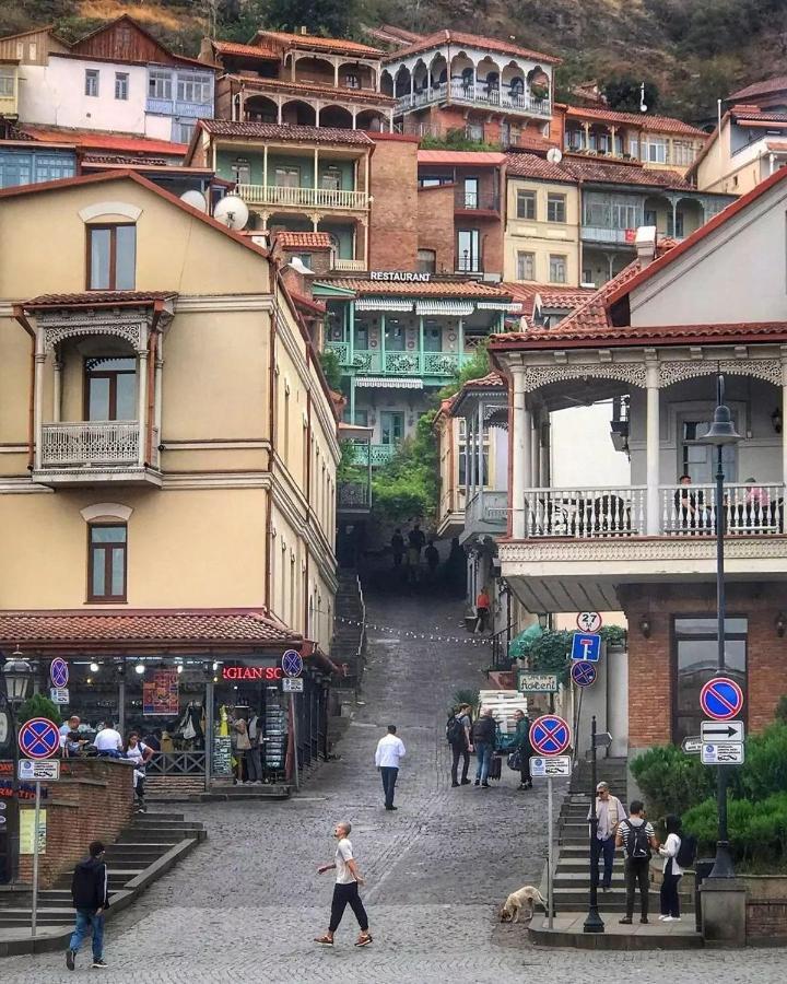 Merilu On Meidani Square * Tbilisi